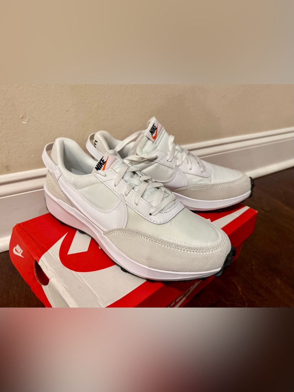 Nike Waffle Debut White Sneakers with Cushioned Soles NIB 10.5